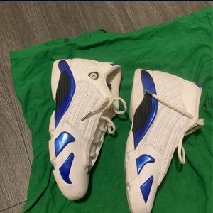 Jordan women size 6 pre owned great condition